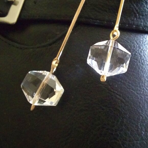 Sleek Sexy & Chic! Clear Faceted Glass Bead Earrings! Superior Bling/Glam Effect - Picture 8 of 10